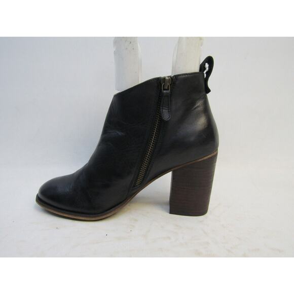 BP Womens Size 8 M Black Leather Zip Ankle Fashion Boots Bootie - Picture 2 of 11